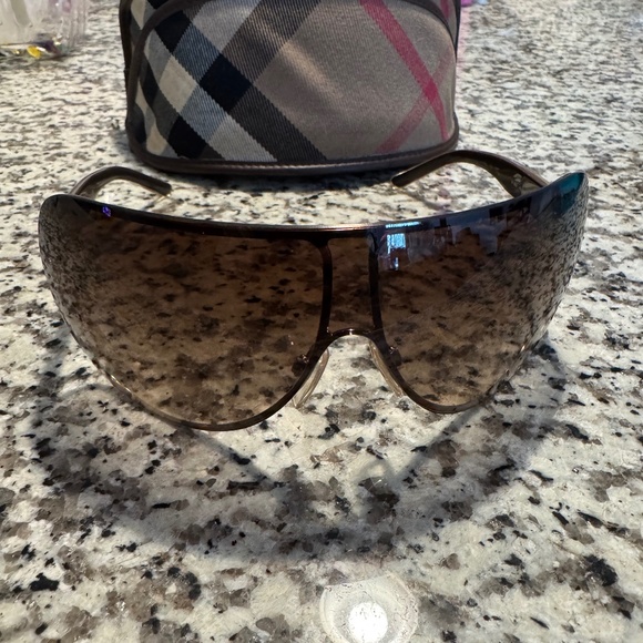 Burberry Brown Gradient Square Sunglasses EXCELLENT CONDITION - Picture 1 of 6